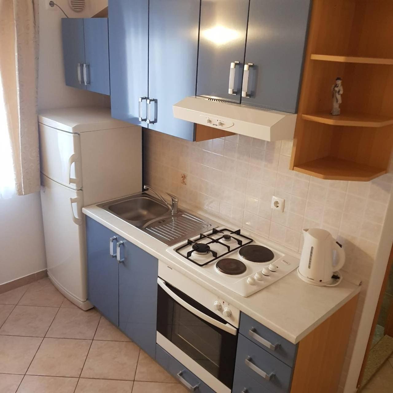 Apartmani Katarina Makarska Rum bild